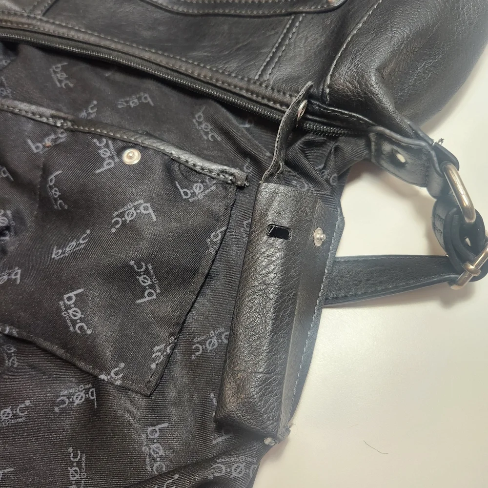 BOC NEW Black Crossbody Zipper Bag